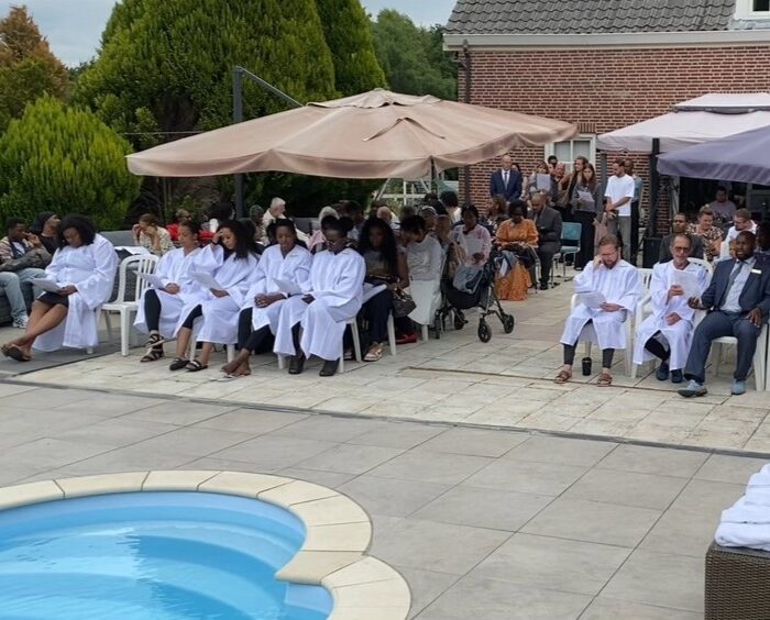 Zeven dopelingen voor zeven jaar kerk Den Dungen